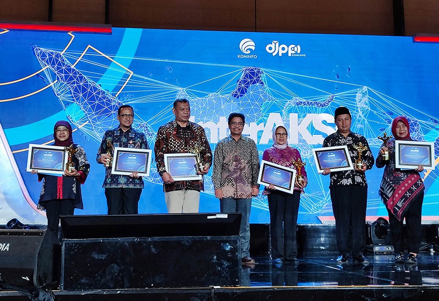 Command Center 112 Surabaya Raih Penghargaan Layanan 112 Terbaik dari Kemkominfo